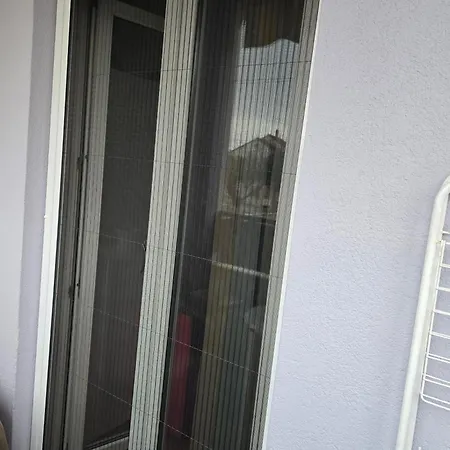 Valent-fast Wifi, Free Parking,balcony,near The Appartement