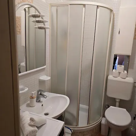 Valent-fast Wifi, Free Parking,balcony,near The Appartement Zadar
