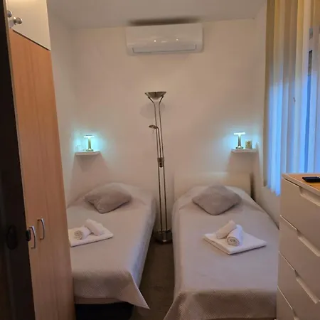 Valent-fast Wifi, Free Parking,balcony,near The Appartement *