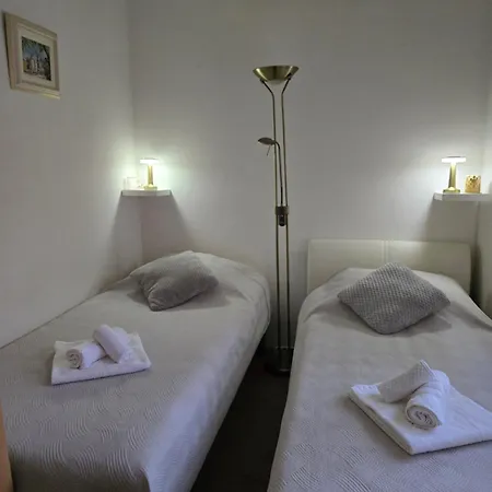 Appartement Valent-fast Wifi, Free Parking,balcony,near The *
