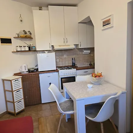 Valent-fast Wifi, Free Parking,balcony,near The Appartement