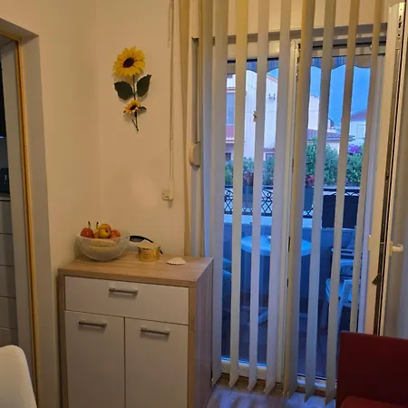 Valent-fast Wifi, Free Parking,balcony,near The Appartement Zadar