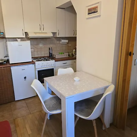 Valent-fast Wifi, Free Parking,balcony,near The Appartement Zadar