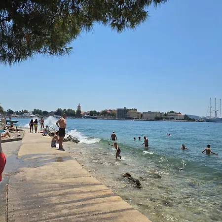 Apartment Valent-fast Wifi, Free Parking,balcony,near The Zadar